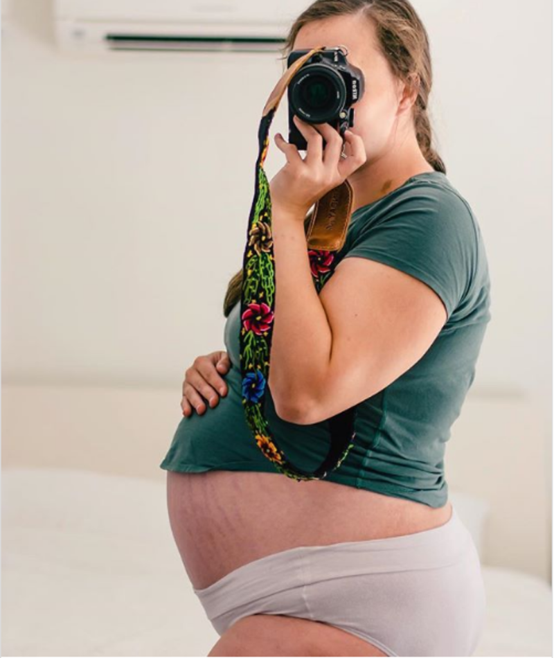 Толстая забеременела. Беременные женщины. Животы беременных женщин.