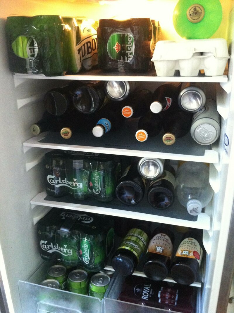 Вывод в доме мусорит жена. Когда жена уехала. Жена уехала из дома. Жена уехала из дома. Анекдот жена уехала в отпуск.